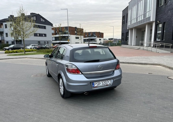 Opel Astra cena 14000 przebieg: 185000, rok produkcji 2009 z Poznań małe 277